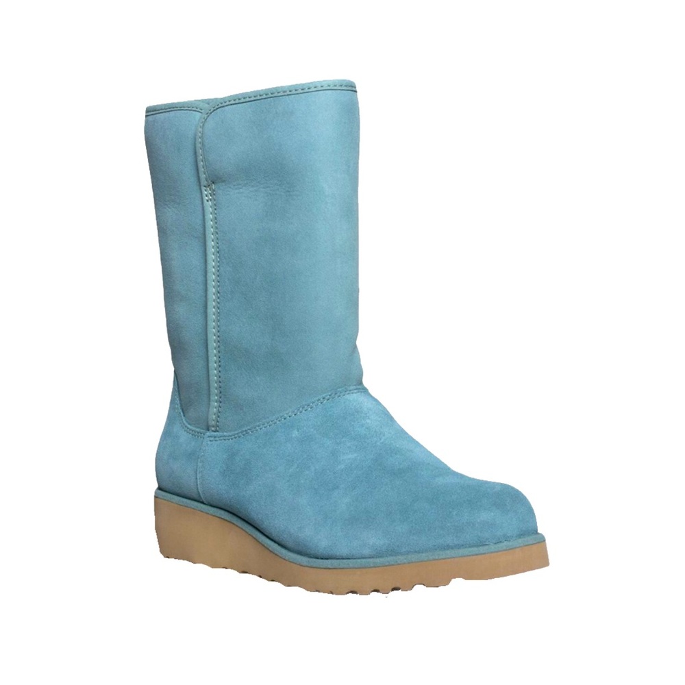 NEW Uggs. Aqua